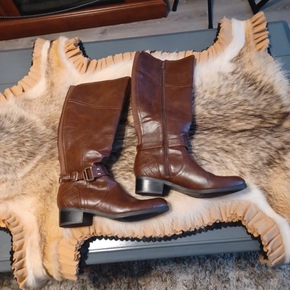 Elegant Brown Leather Heeled Boots for Women